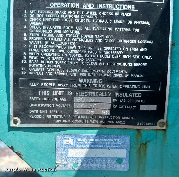 image for item DO5026 1996 International 4700  bucket truck