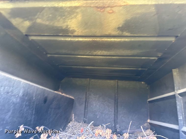 image for item DO5026 1996 International 4700  bucket truck