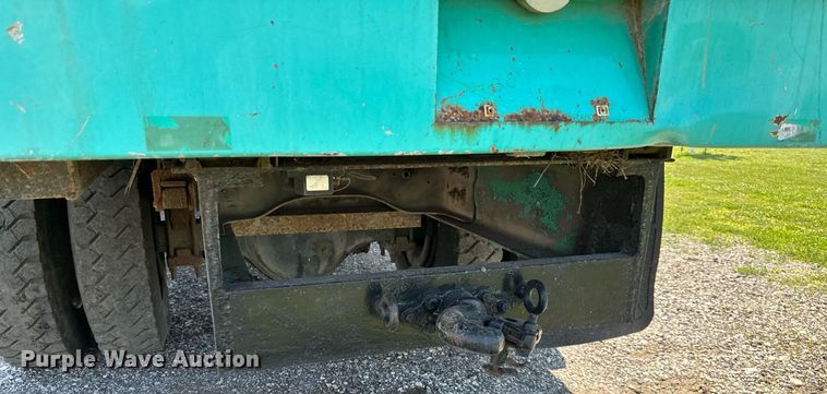 image for item DO5026 1996 International 4700  bucket truck