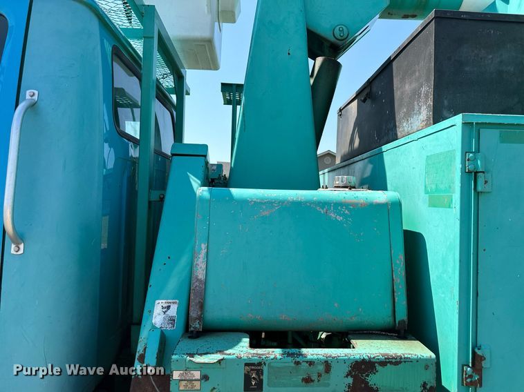 image for item DO5026 1996 International 4700  bucket truck