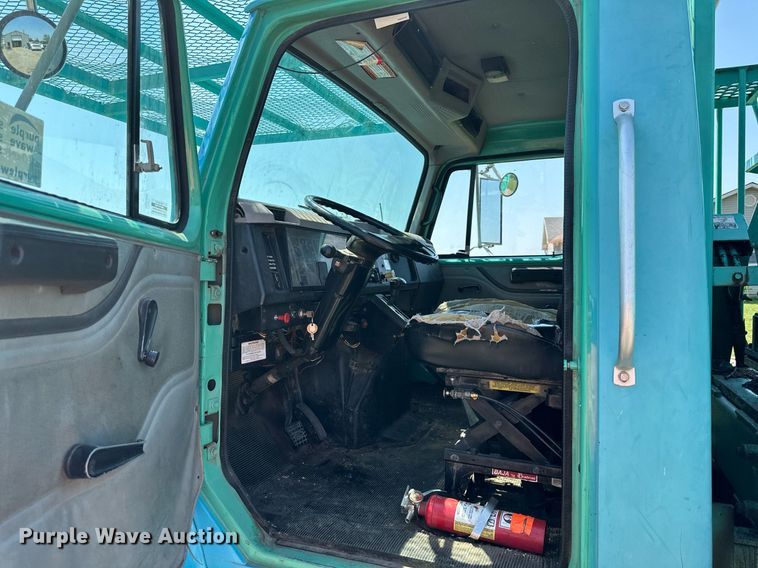 image for item DO5026 1996 International 4700  bucket truck