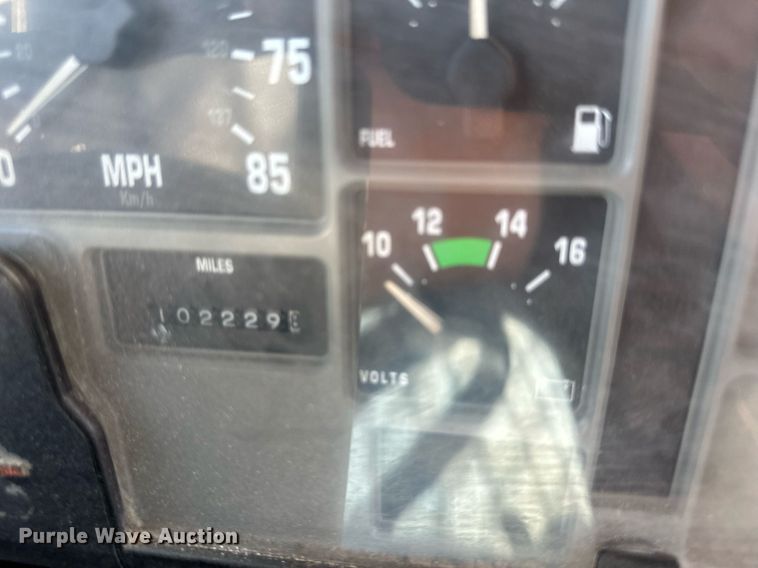 image for item DO5026 1996 International 4700  bucket truck