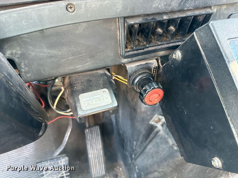 image for item DO5026 1996 International 4700  bucket truck