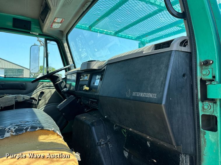 image for item DO5026 1996 International 4700  bucket truck