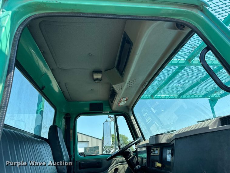 image for item DO5026 1996 International 4700  bucket truck