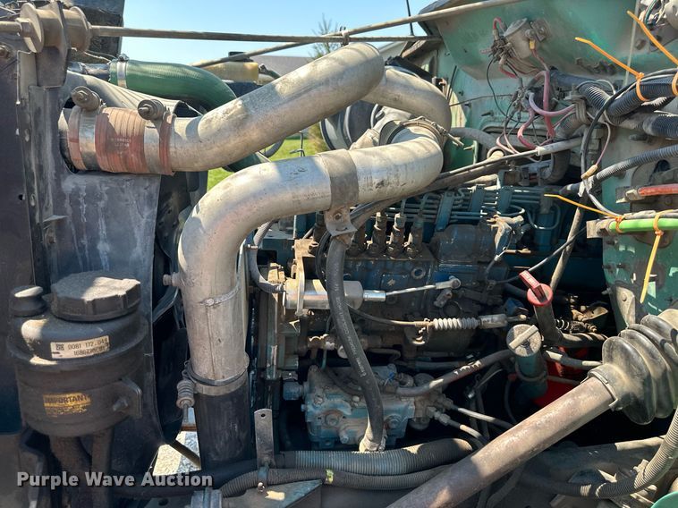 image for item DO5026 1996 International 4700  bucket truck