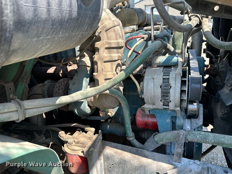 image for item DO5026 1996 International 4700  bucket truck