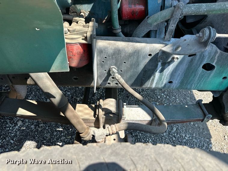 image for item DO5026 1996 International 4700  bucket truck