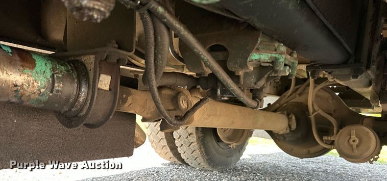 image for item DO5026 1996 International 4700  bucket truck