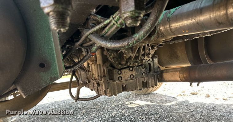 image for item DO5026 1996 International 4700  bucket truck