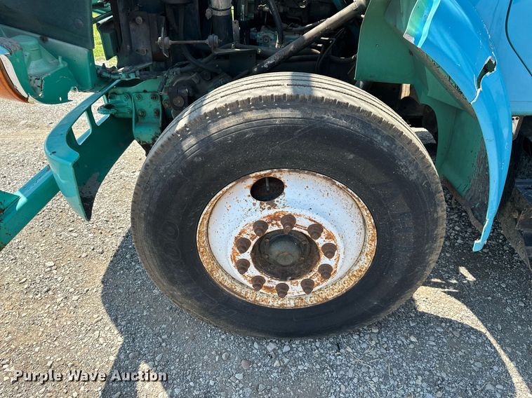 image for item DO5026 1996 International 4700  bucket truck