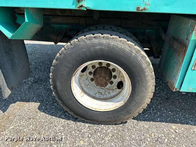 image for item DO5026 1996 International 4700  bucket truck