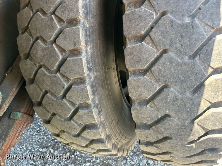 image for item DO5026 1996 International 4700  bucket truck