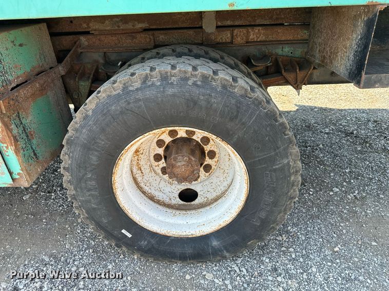 image for item DO5026 1996 International 4700  bucket truck