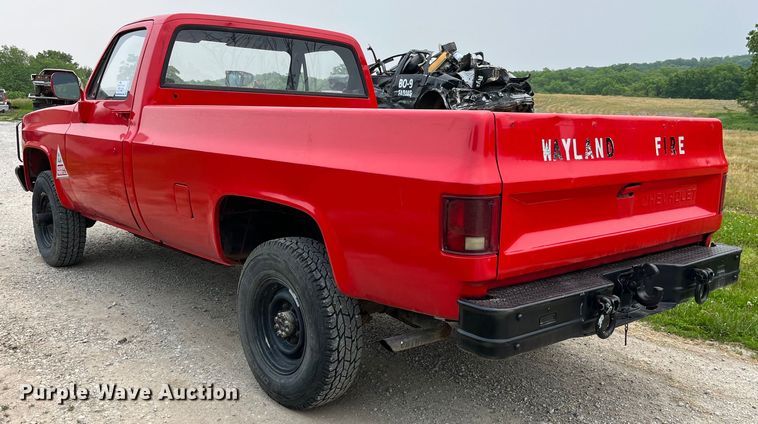 image for item DP0482 1986 Chevrolet D30  pickup truck