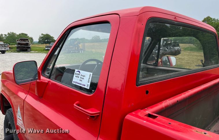 image for item DP0482 1986 Chevrolet D30  pickup truck