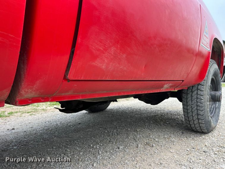 image for item DP0482 1986 Chevrolet D30  pickup truck