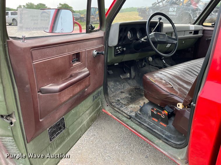 image for item DP0482 1986 Chevrolet D30  pickup truck