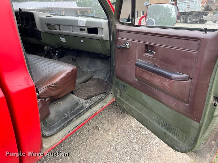 image for item DP0482 1986 Chevrolet D30  pickup truck