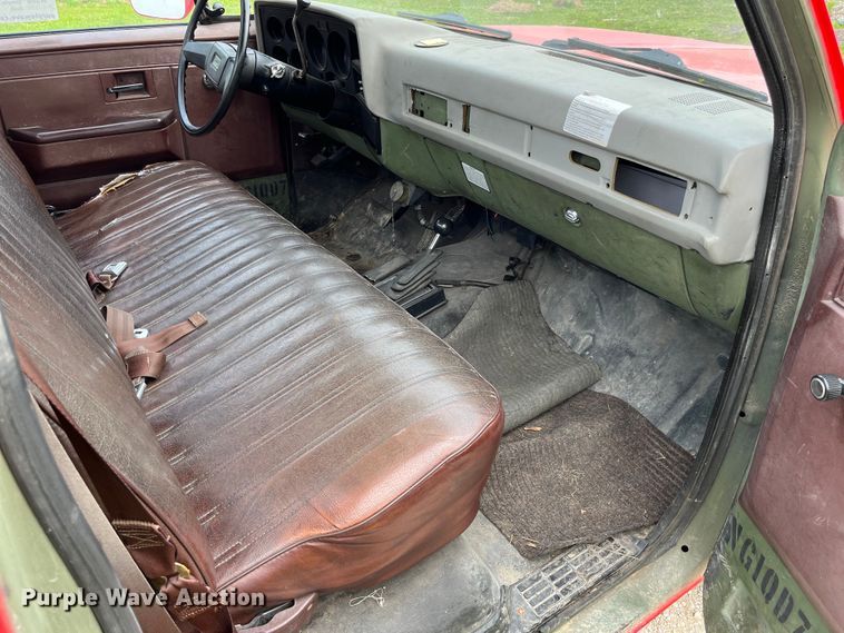 image for item DP0482 1986 Chevrolet D30  pickup truck