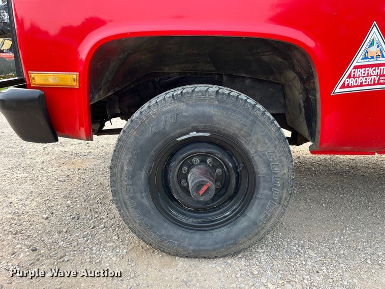 image for item DP0482 1986 Chevrolet D30  pickup truck