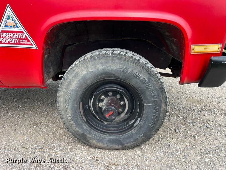 image for item DP0482 1986 Chevrolet D30  pickup truck