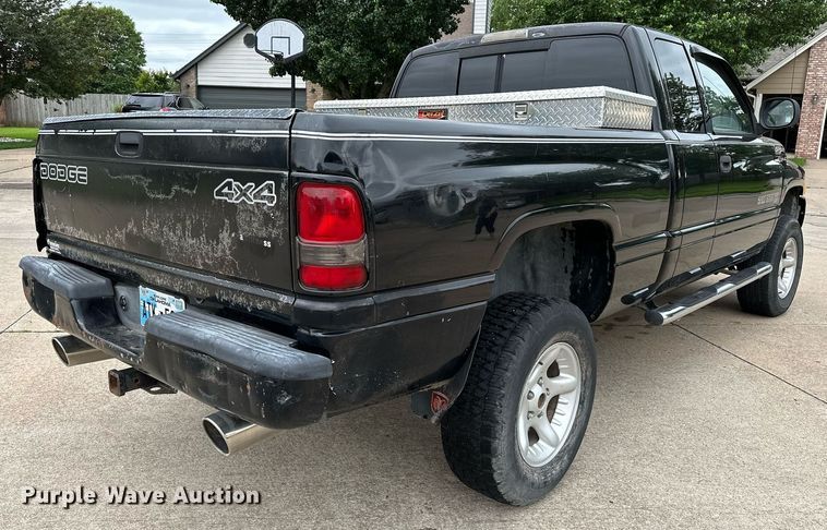 image for item DP3122 2001 Dodge Ram 1500  Quad Cab pickup truck