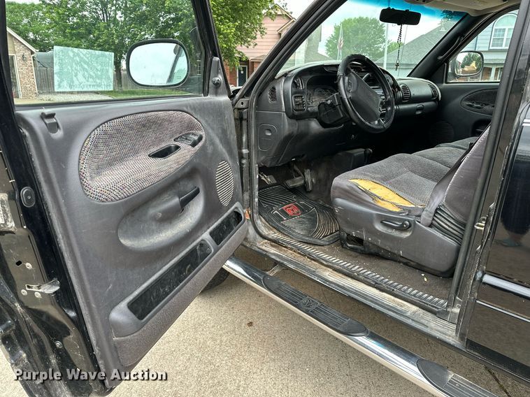 image for item DP3122 2001 Dodge Ram 1500  Quad Cab pickup truck