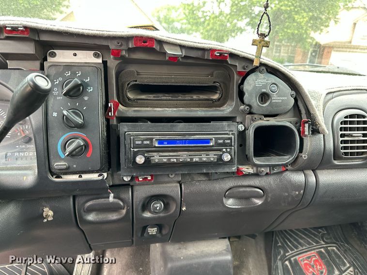 image for item DP3122 2001 Dodge Ram 1500  Quad Cab pickup truck