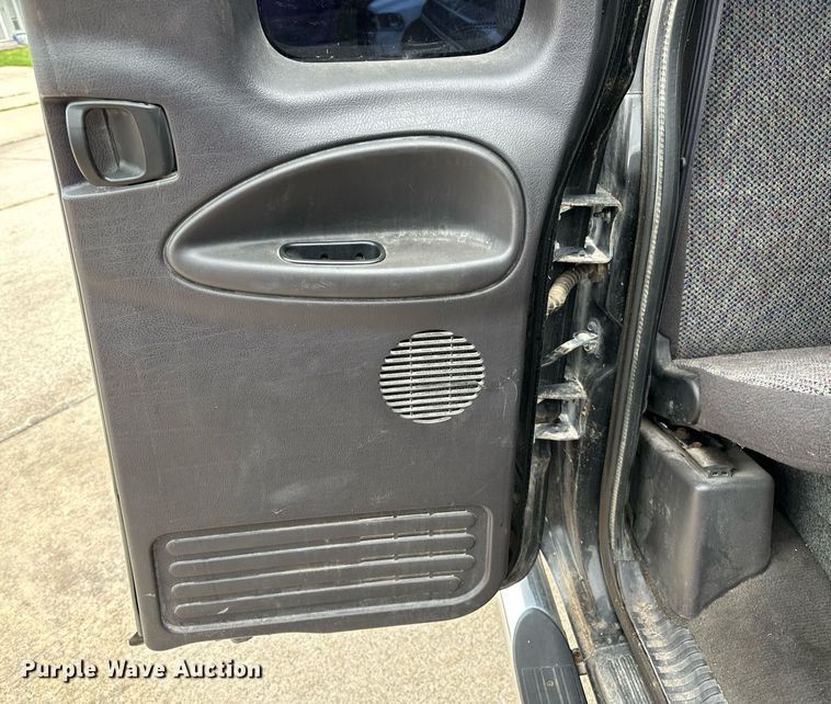 image for item DP3122 2001 Dodge Ram 1500  Quad Cab pickup truck