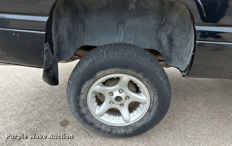 image for item DP3122 2001 Dodge Ram 1500  Quad Cab pickup truck