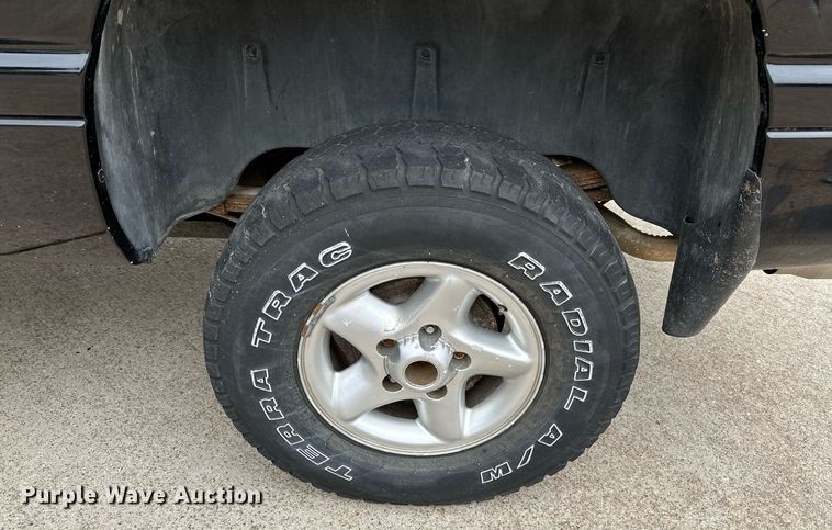 image for item DP3122 2001 Dodge Ram 1500  Quad Cab pickup truck