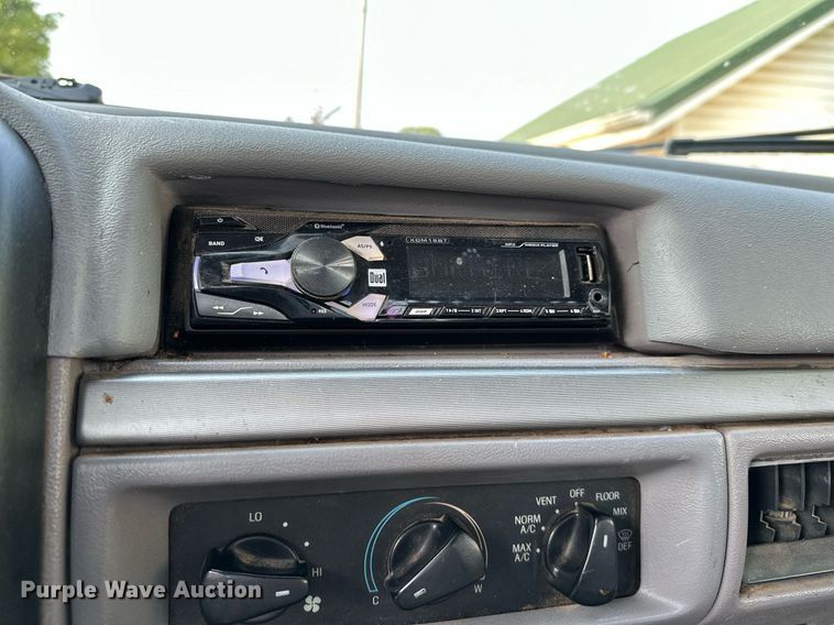 image for item DP3158 1997 Ford F350  flatbed pickup truck