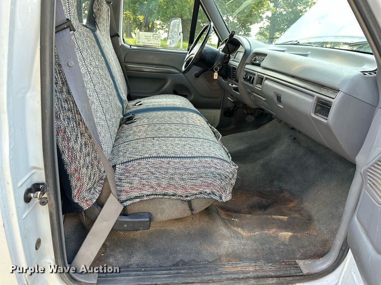 image for item DP3158 1997 Ford F350  flatbed pickup truck