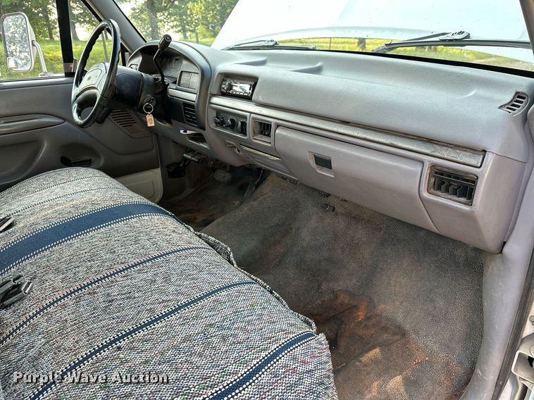 image for item DP3158 1997 Ford F350  flatbed pickup truck