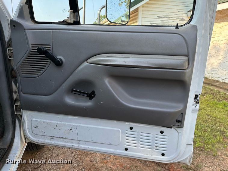 image for item DP3158 1997 Ford F350  flatbed pickup truck