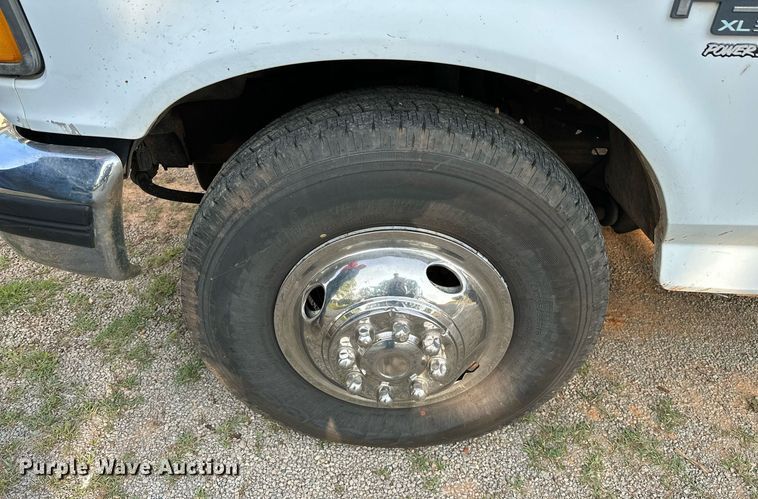 image for item DP3158 1997 Ford F350  flatbed pickup truck