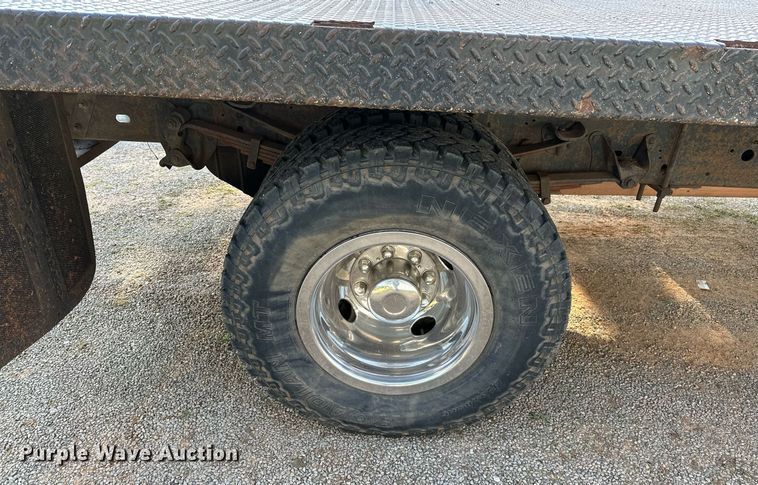 image for item DP3158 1997 Ford F350  flatbed pickup truck