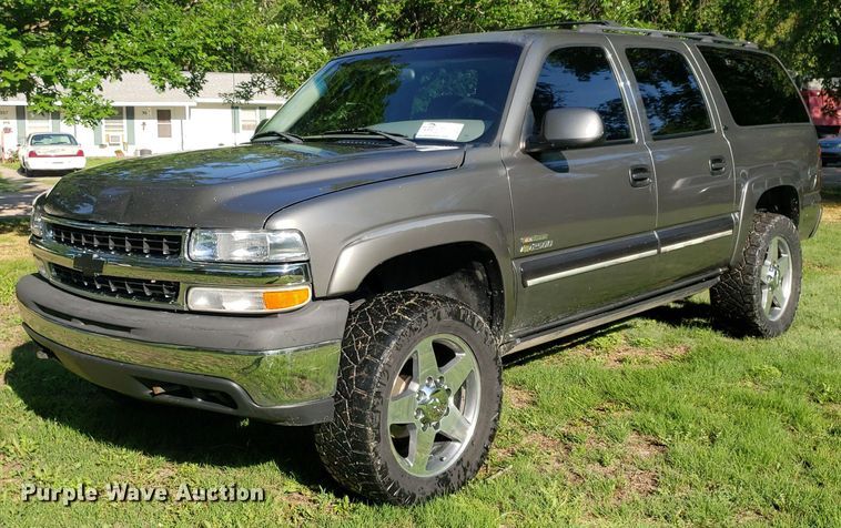 image for item DP7913 2001 Chevrolet Suburban  SUV