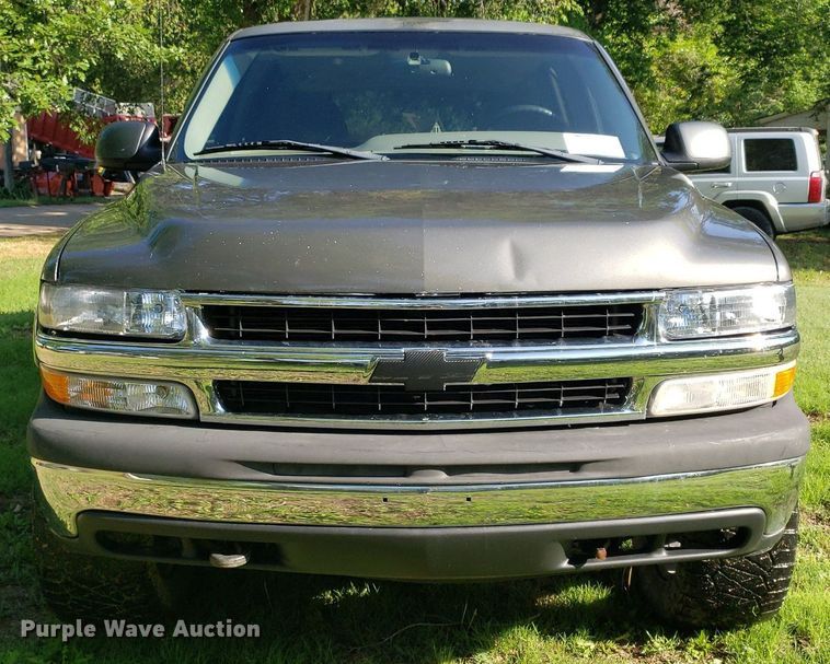 image for item DP7913 2001 Chevrolet Suburban  SUV