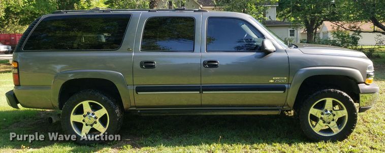 image for item DP7913 2001 Chevrolet Suburban  SUV