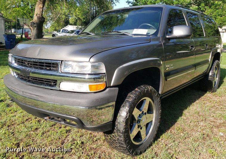 image for item DP7913 2001 Chevrolet Suburban  SUV