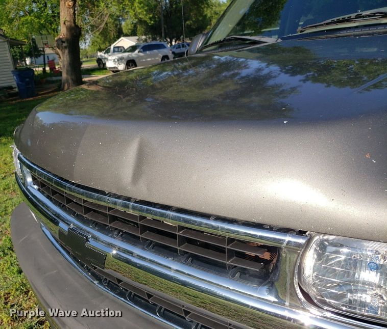 image for item DP7913 2001 Chevrolet Suburban  SUV