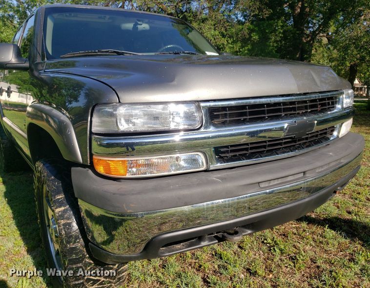 image for item DP7913 2001 Chevrolet Suburban  SUV