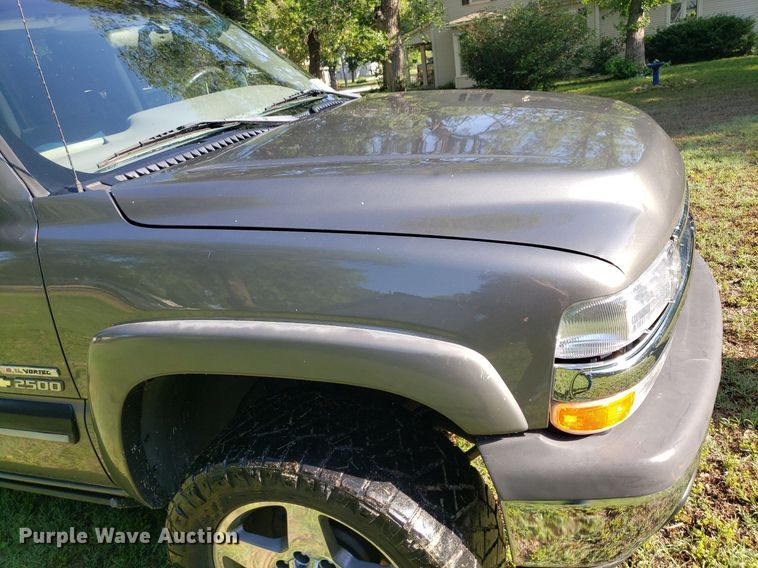 image for item DP7913 2001 Chevrolet Suburban  SUV