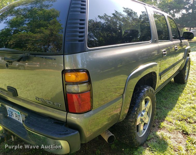 image for item DP7913 2001 Chevrolet Suburban  SUV