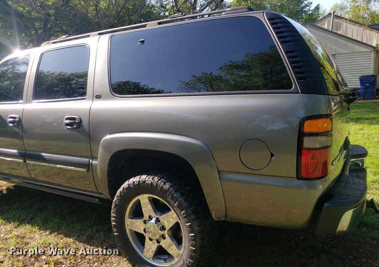 image for item DP7913 2001 Chevrolet Suburban  SUV
