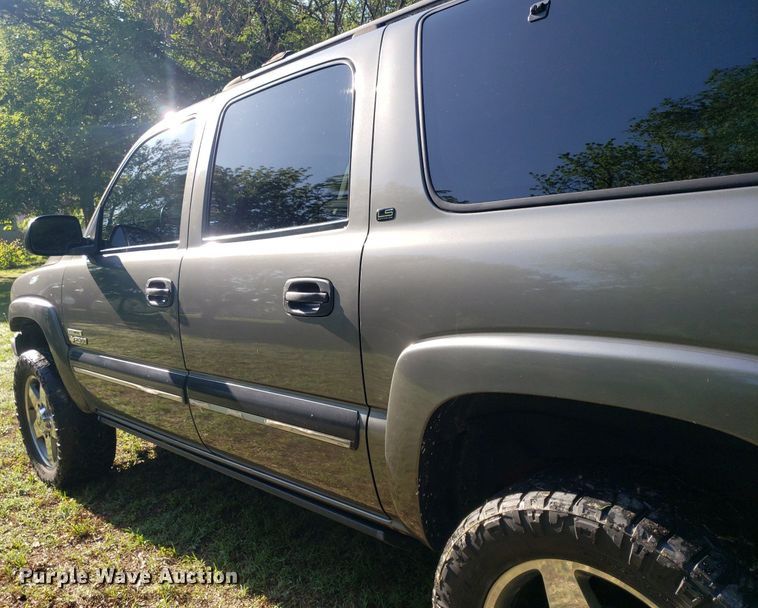 image for item DP7913 2001 Chevrolet Suburban  SUV