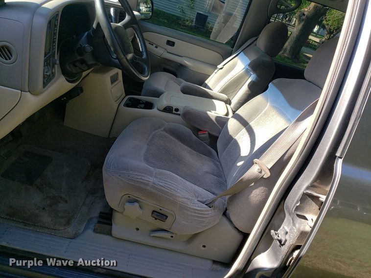 image for item DP7913 2001 Chevrolet Suburban  SUV