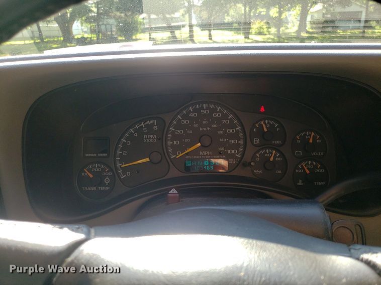 image for item DP7913 2001 Chevrolet Suburban  SUV